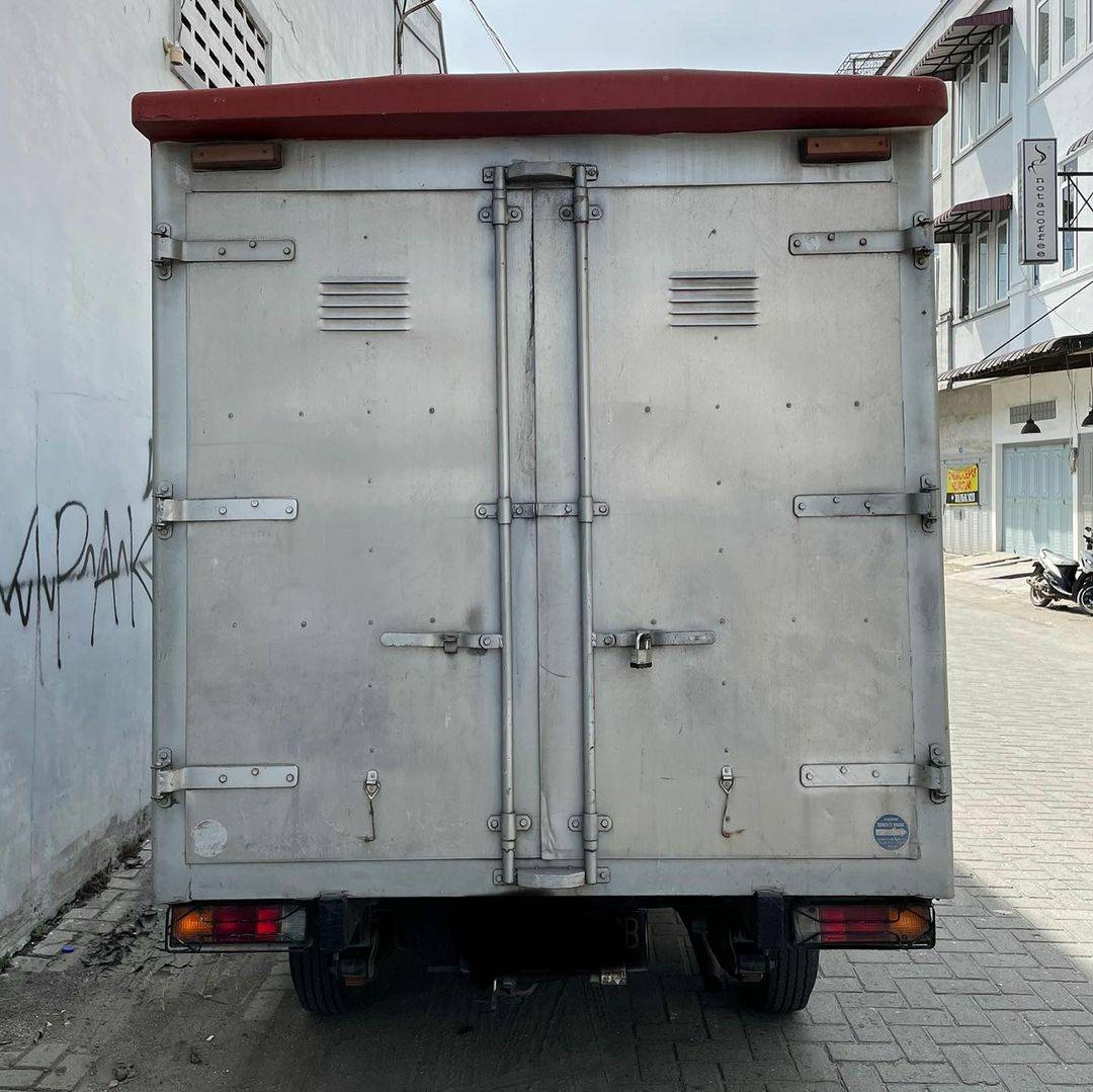 2007 Mitsubishi L300 Minibus Standard 2007 Mitsubishi L300 Minibus Standard