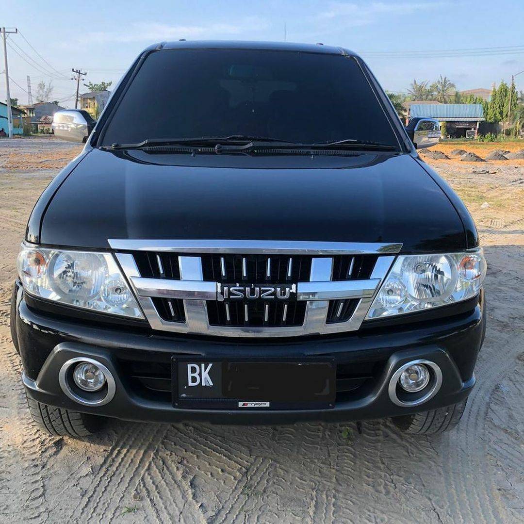 Second Hand 2014 Isuzu Panther Second Hand 2014 Isuzu Panther