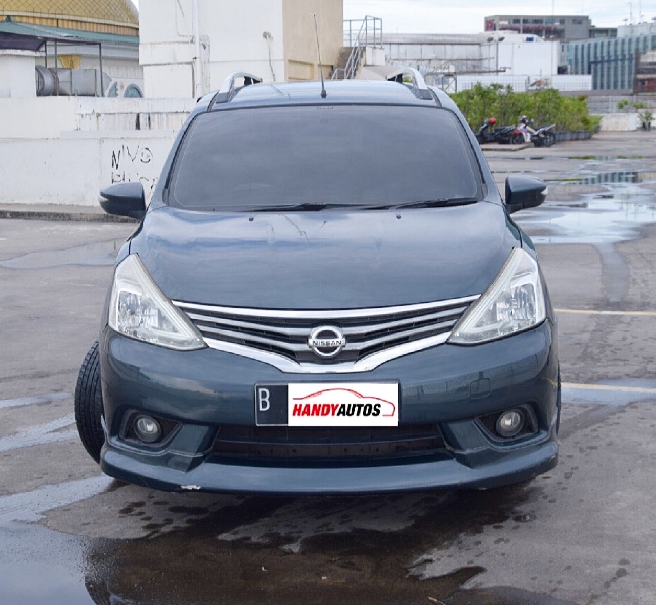 Second Hand 2013 Nissan Grand Livina Second Hand 2013 Nissan Grand Livina