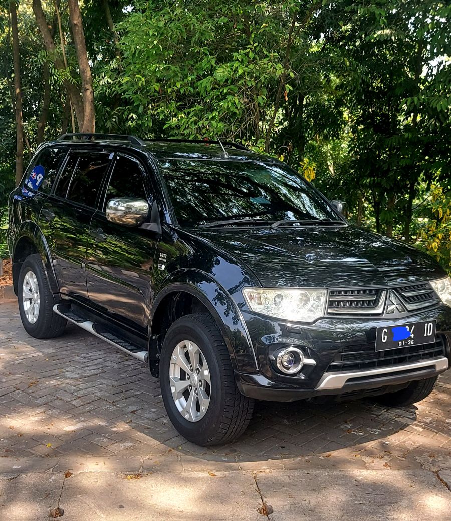 2015 Mitsubishi Pajero Sport Dakar AT 4x2 Bekas 2015 Mitsubishi Pajero Sport Dakar AT 4x2 Bekas