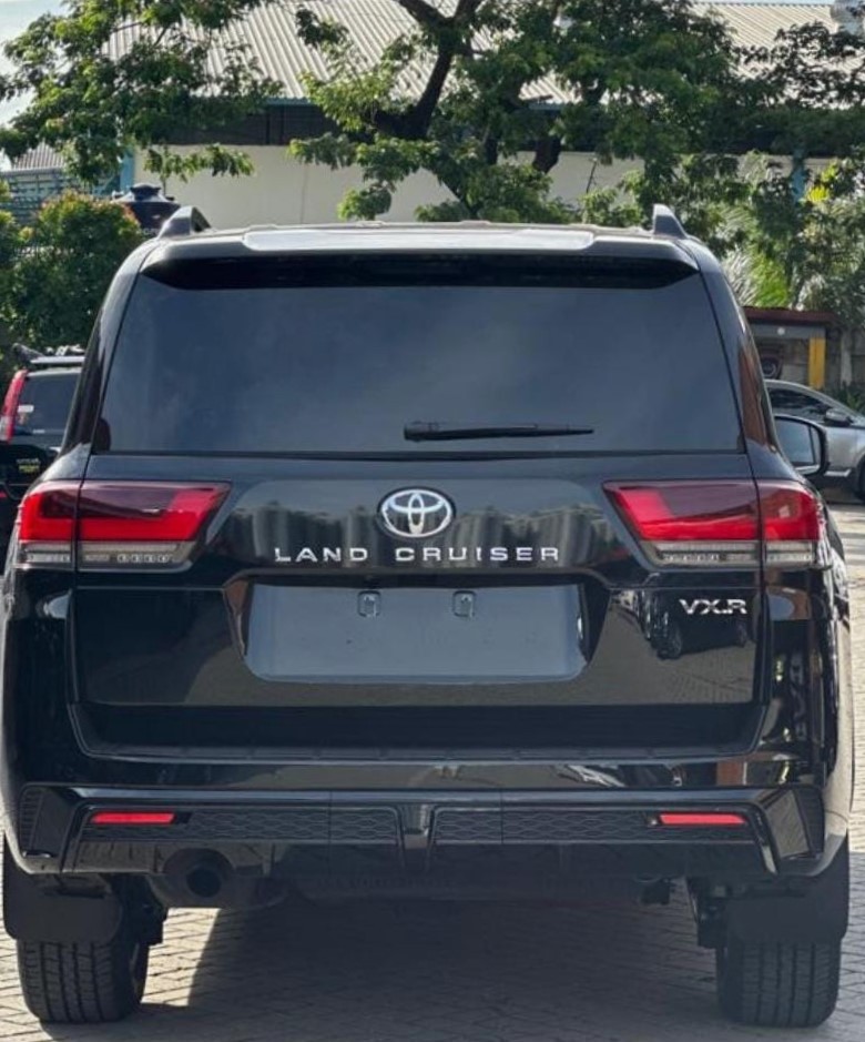 2023 Toyota Land Cruiser  2023 Toyota Land Cruiser