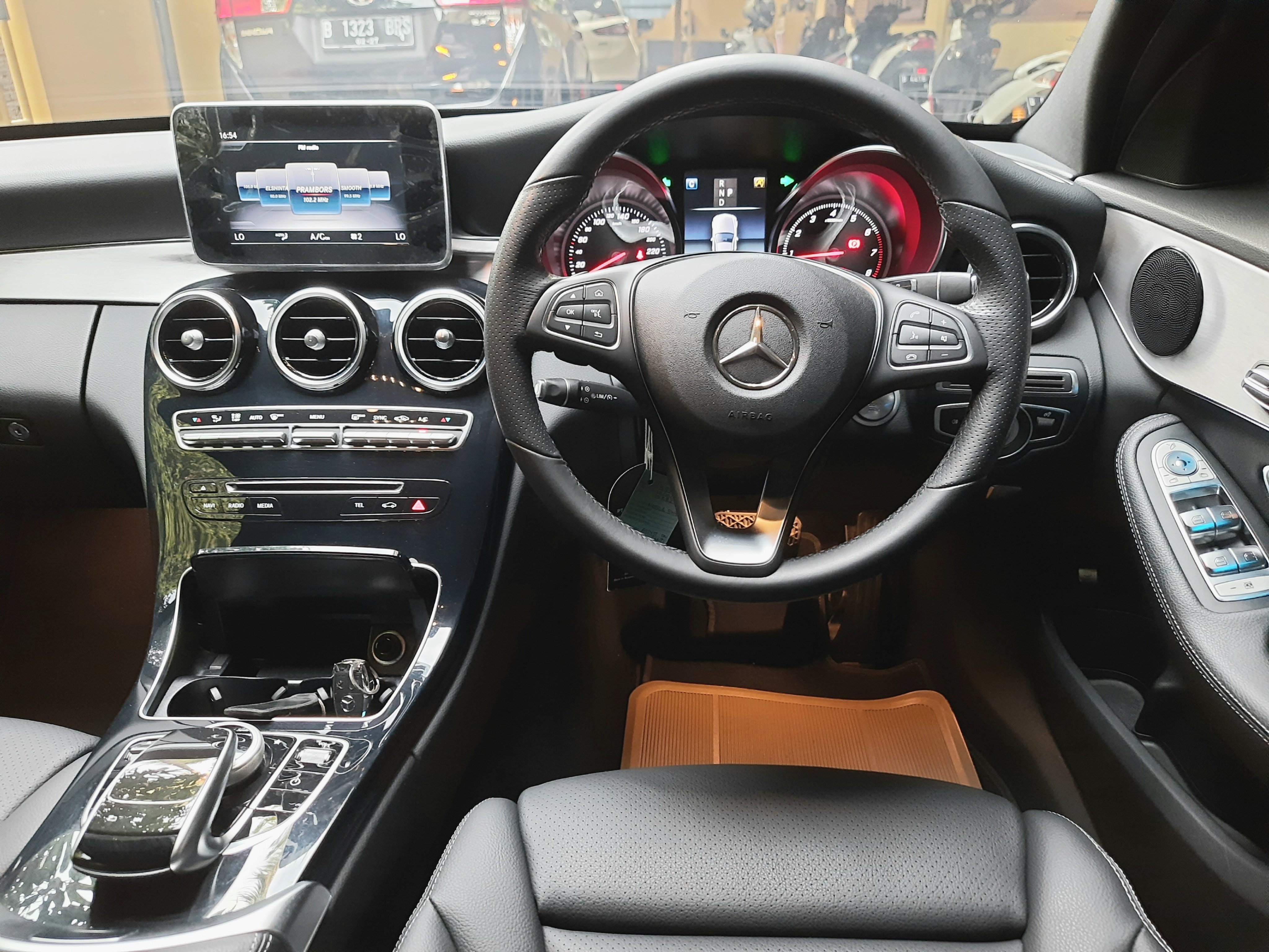 2018 Mercedes Benz C-Class Sedan 2018 Mercedes Benz C-Class Sedan