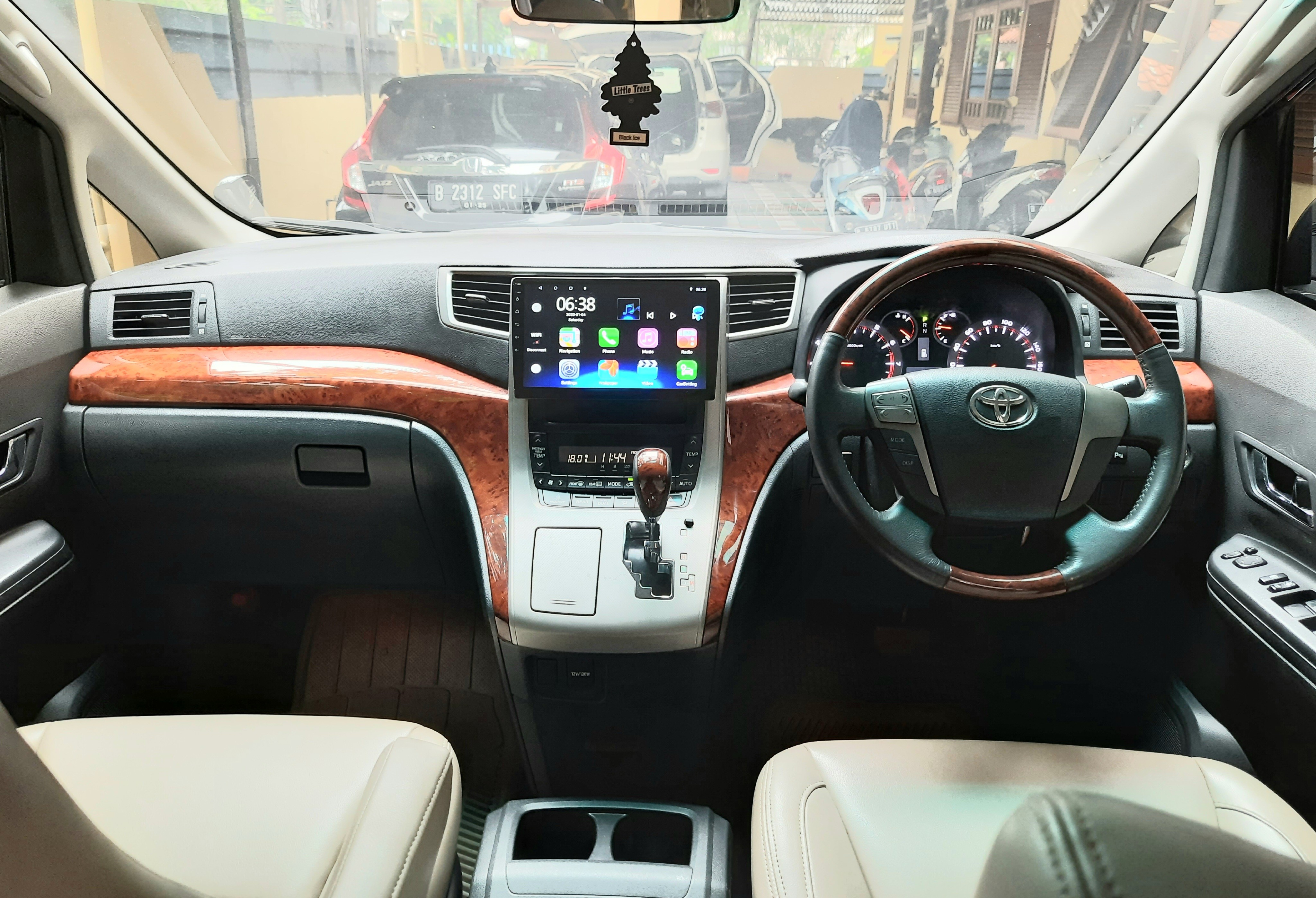 2011 Toyota Alphard 2011 Toyota Alphard