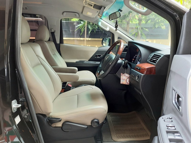 2011 Toyota Alphard 2011 Toyota Alphard