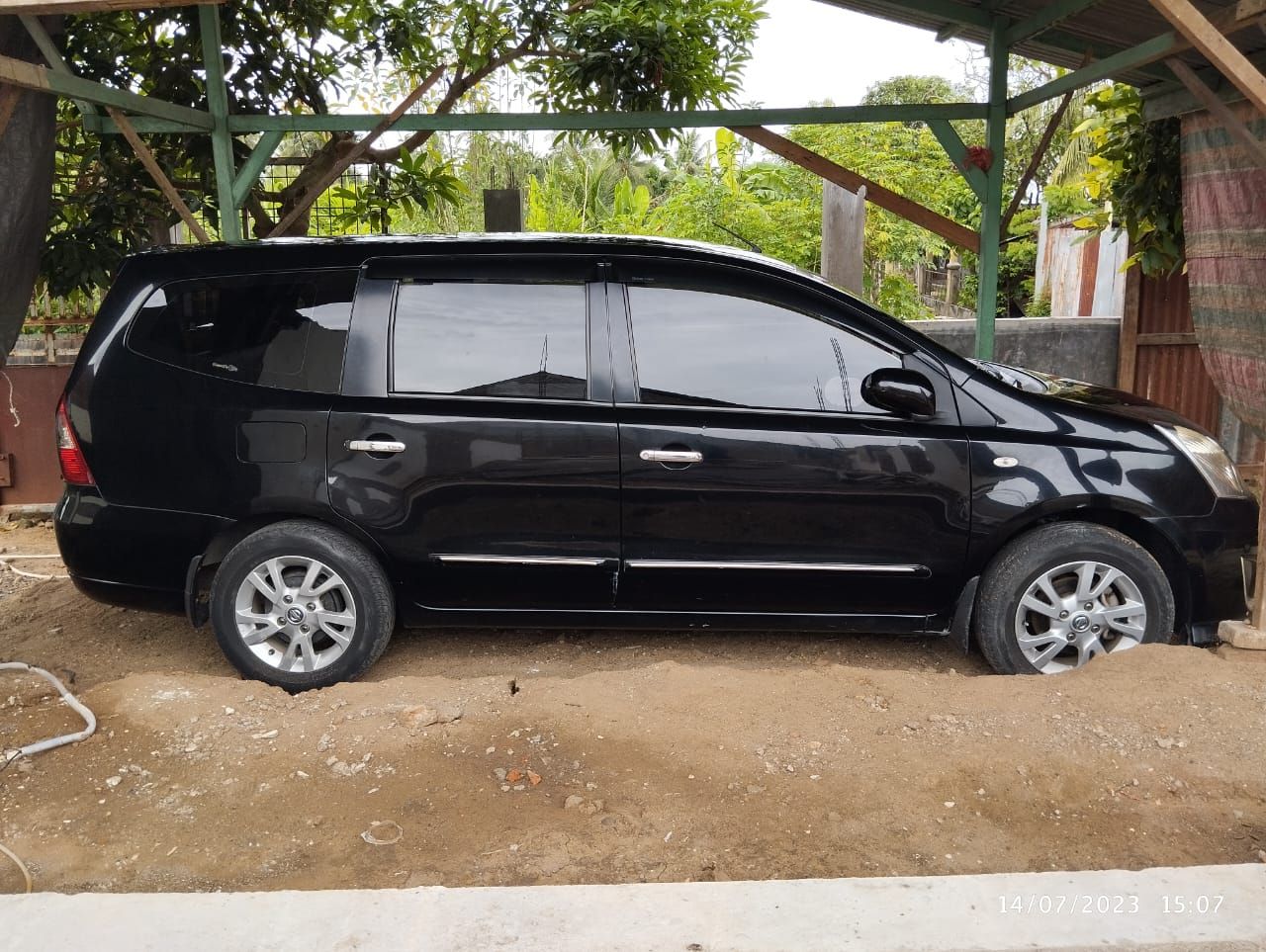 2012 Nissan Grand Livina 1.5 XV CVT 2012 Nissan Grand Livina 1.5 XV CVT