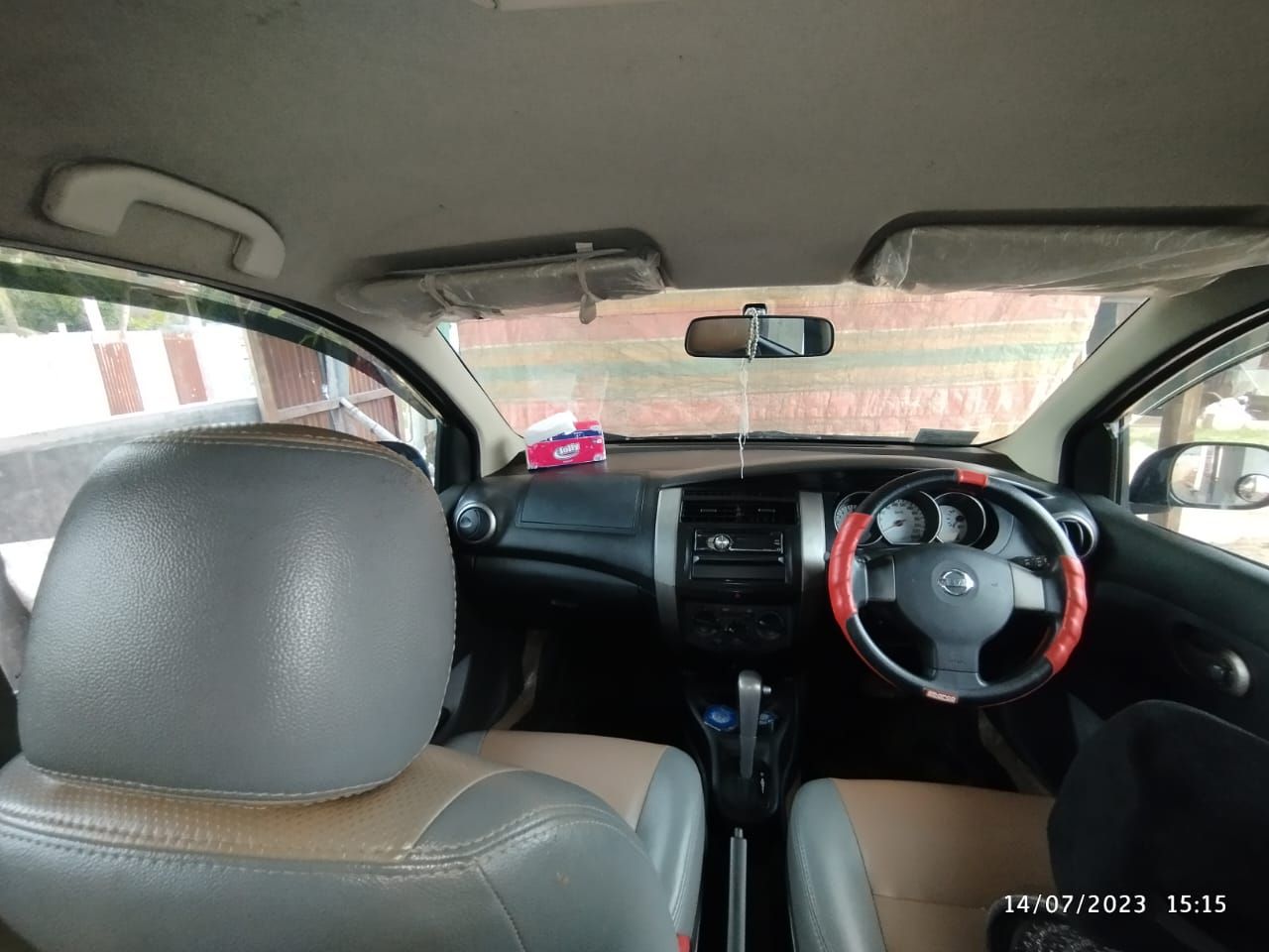 2012 Nissan Grand Livina 1.5 XV CVT 2012 Nissan Grand Livina 1.5 XV CVT