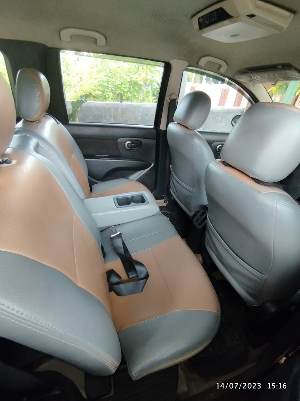 2012 Nissan Grand Livina 1.5 XV CVT 2012 Nissan Grand Livina 1.5 XV CVT