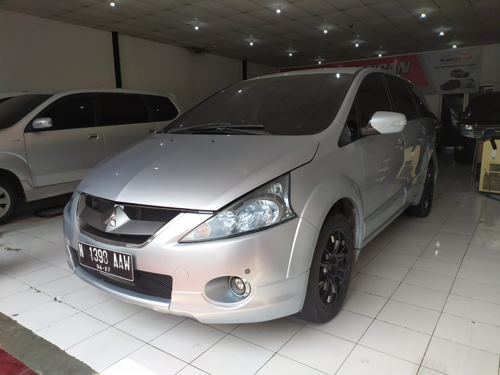2010 Mitsubishi Grandis 2010 Mitsubishi Grandis