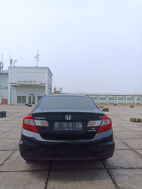 Dijual 2013 Honda Civic I-VTEC 1.8L AT I-VTEC 1.8L AT Bekas