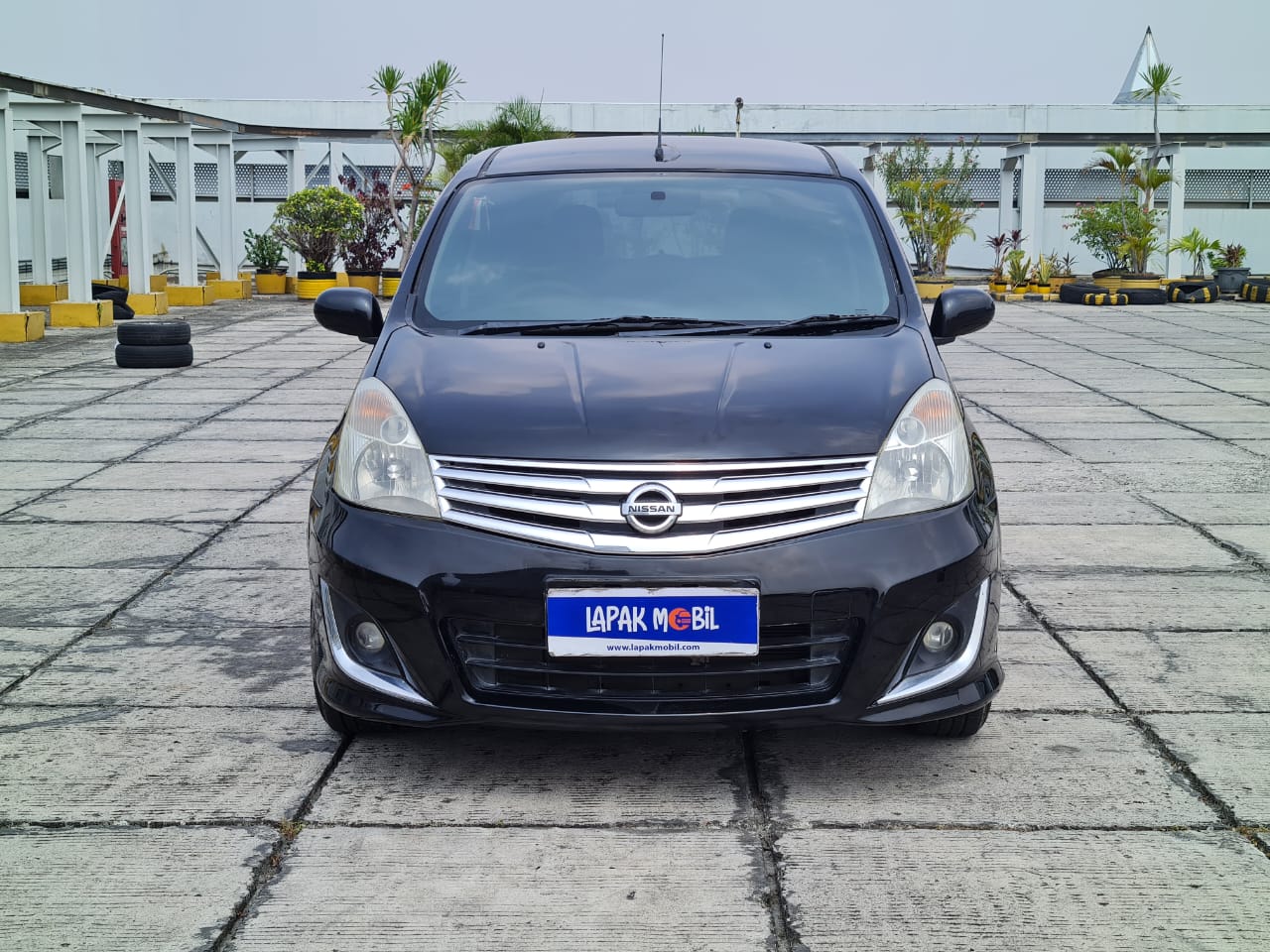 Second Hand 2013 Nissan Grand Livina Second Hand 2013 Nissan Grand Livina