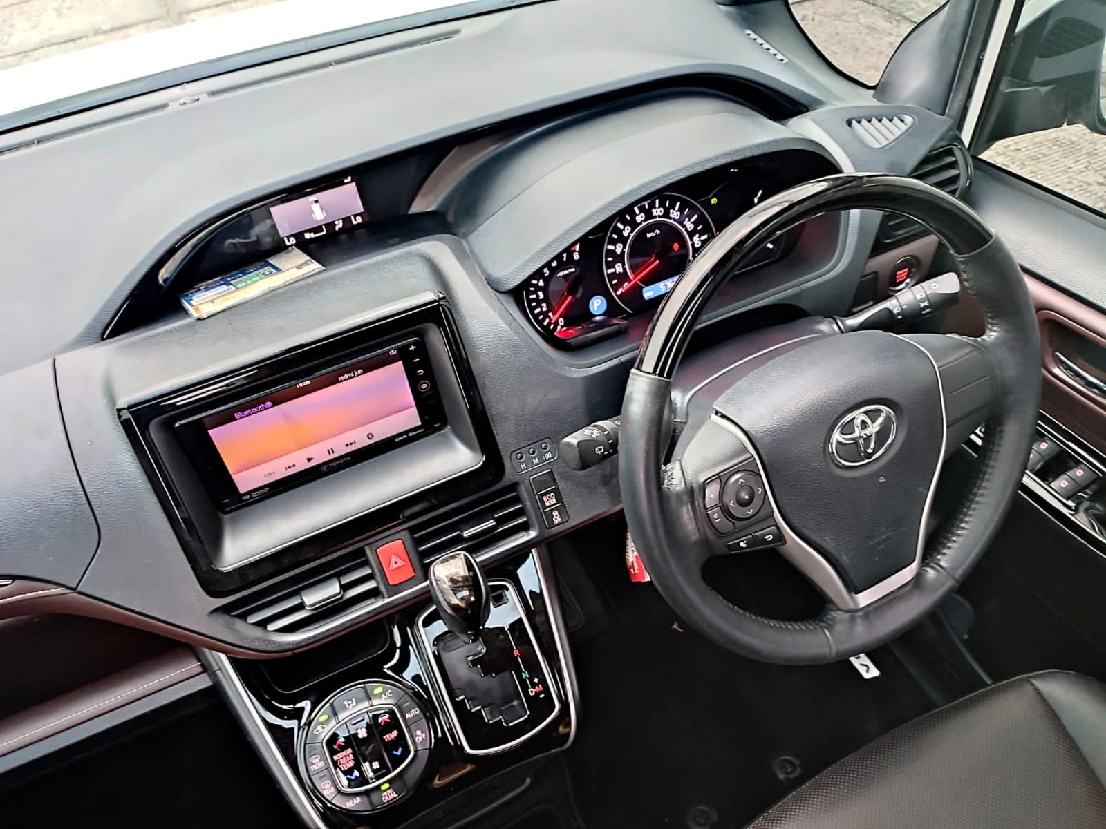 2017 Toyota Voxy 2017 Toyota Voxy