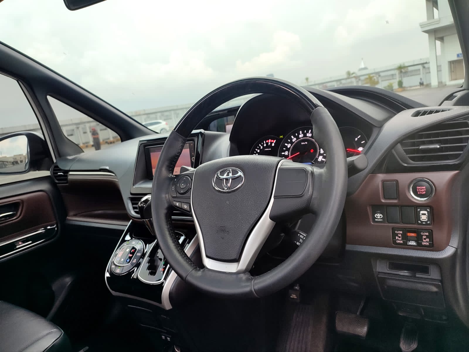 2017 Toyota Voxy 2017 Toyota Voxy