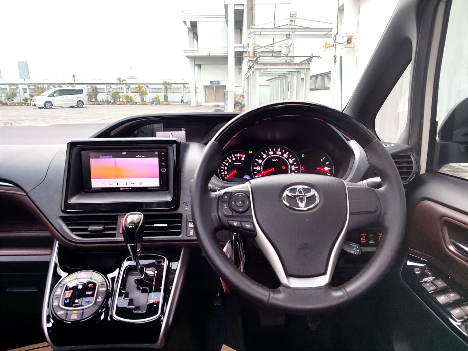 2017 Toyota Voxy 2017 Toyota Voxy