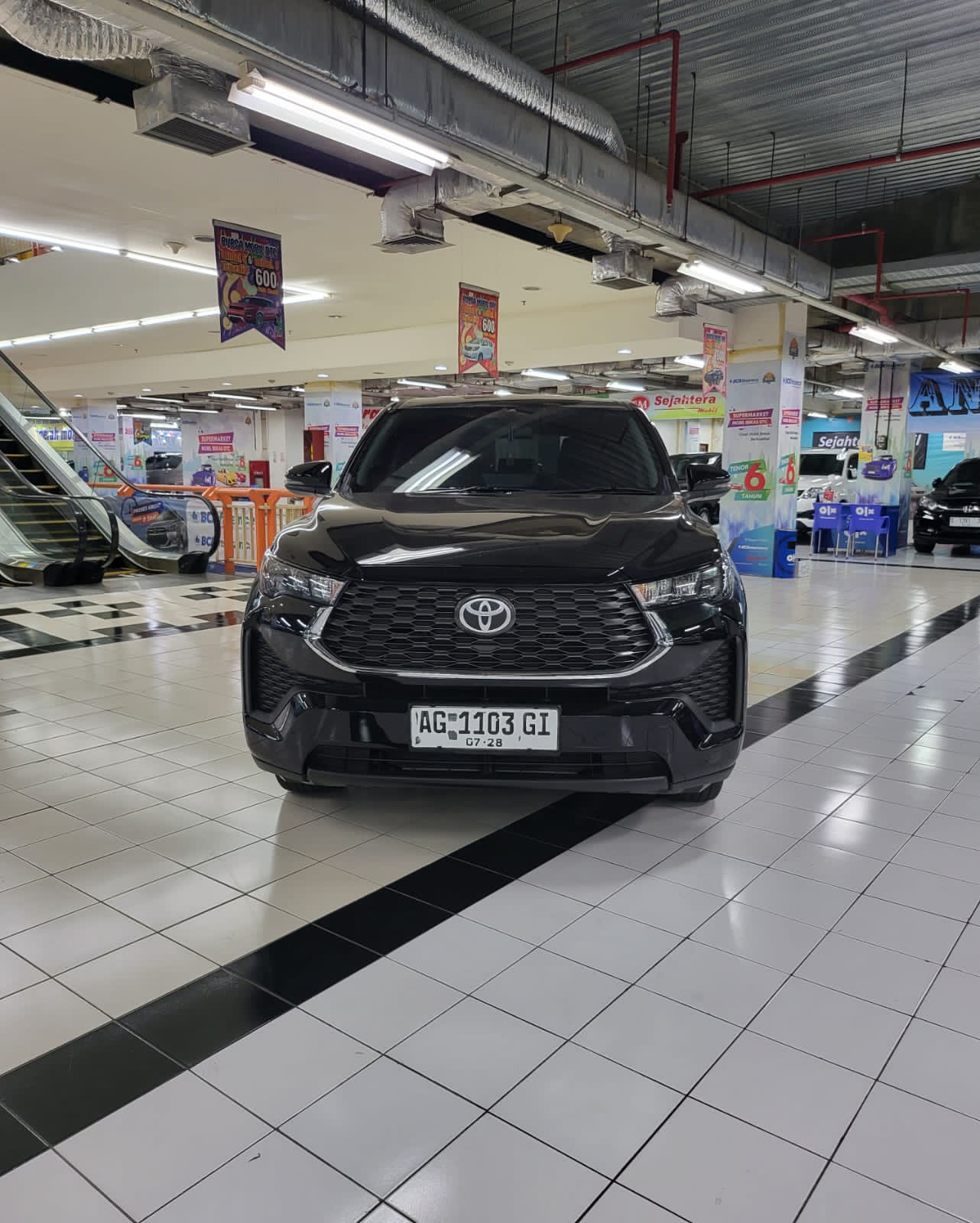 Toyota Kijang Innova Zenix Bekas