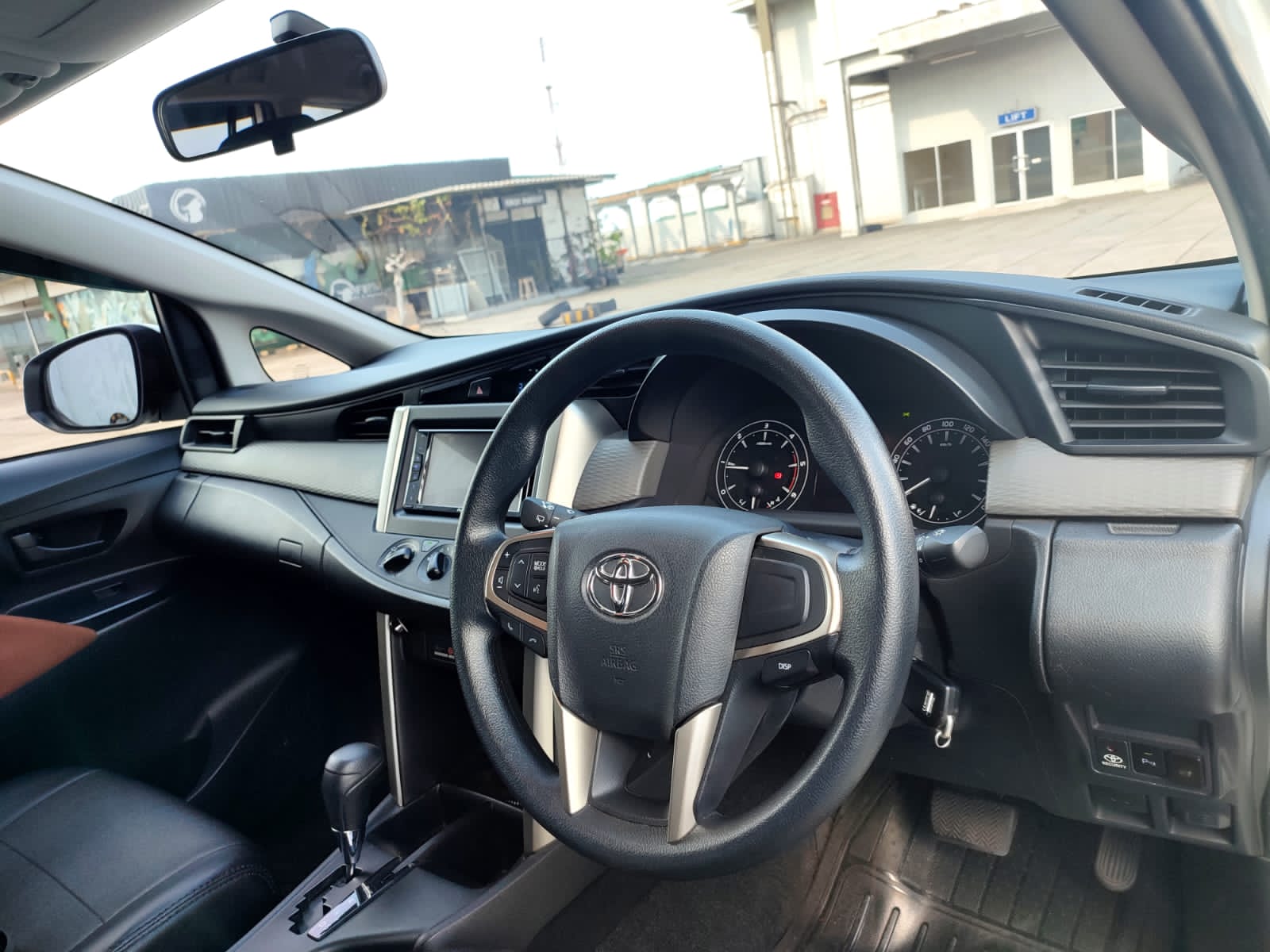 2018 Toyota Kijang Innova 2018 Toyota Kijang Innova