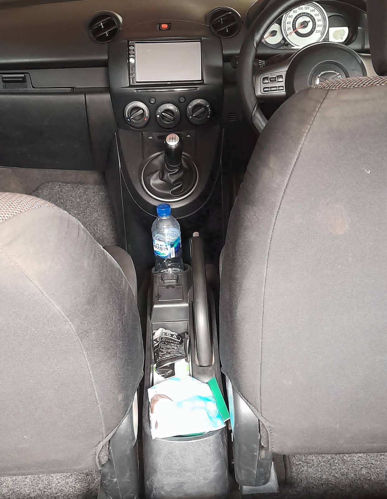 2010 Mazda 2  R MT 2010 Mazda 2  R MT