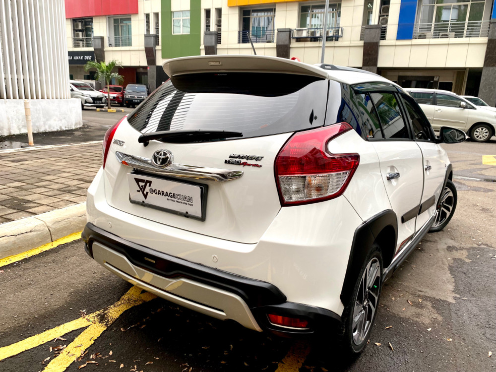 2017 Toyota Yaris Heykers 2017 Toyota Yaris Heykers