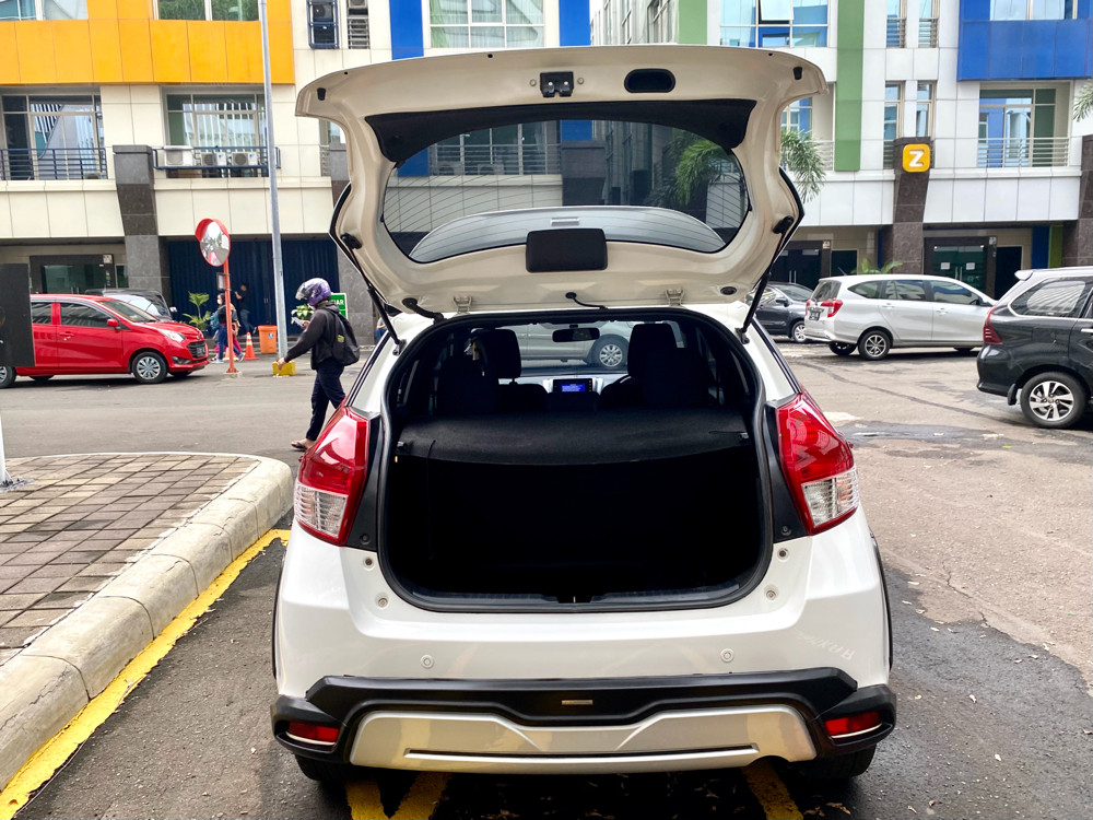 2017 Toyota Yaris Heykers 2017 Toyota Yaris Heykers