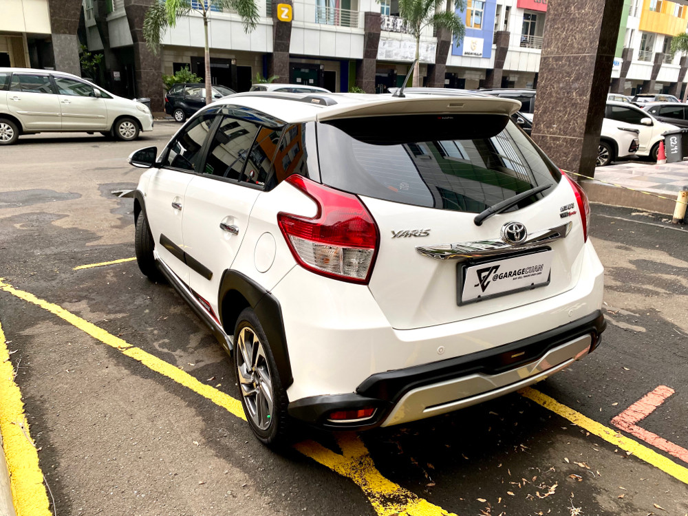 2017 Toyota Yaris Heykers 2017 Toyota Yaris Heykers