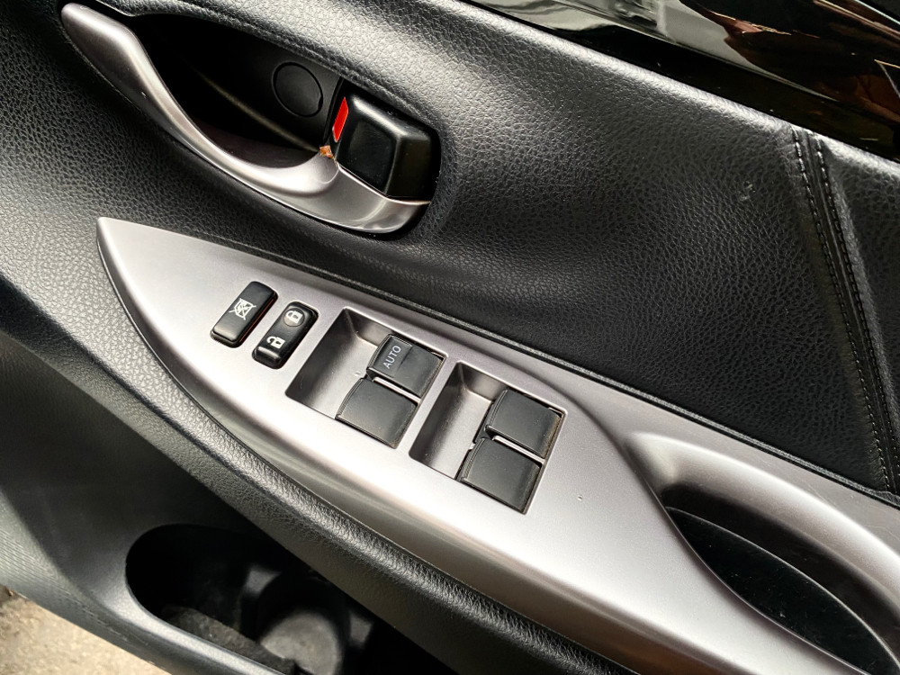 2017 Toyota Yaris Heykers 2017 Toyota Yaris Heykers