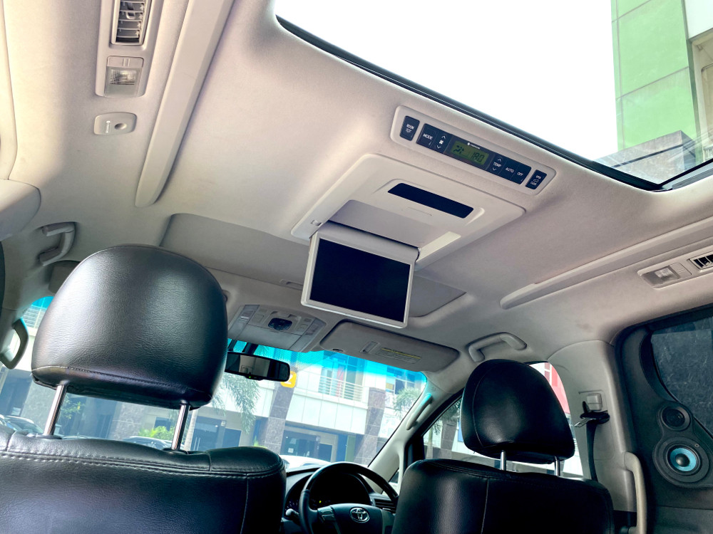 2013 Toyota Vellfire 2013 Toyota Vellfire