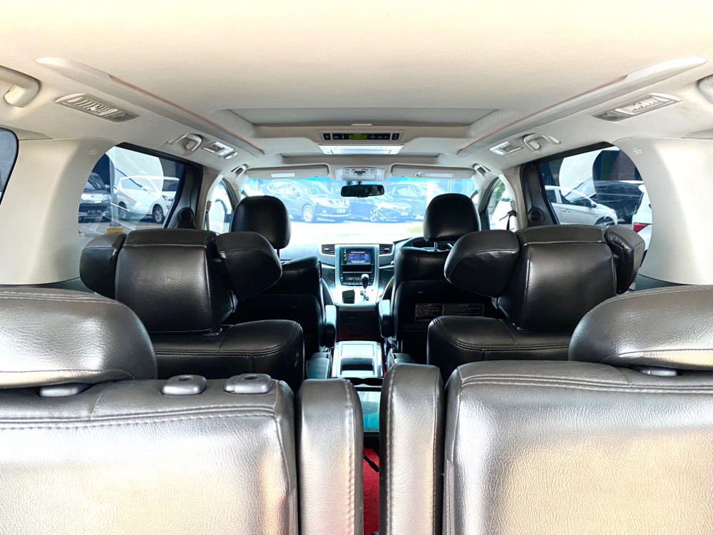 2013 Toyota Vellfire 2013 Toyota Vellfire