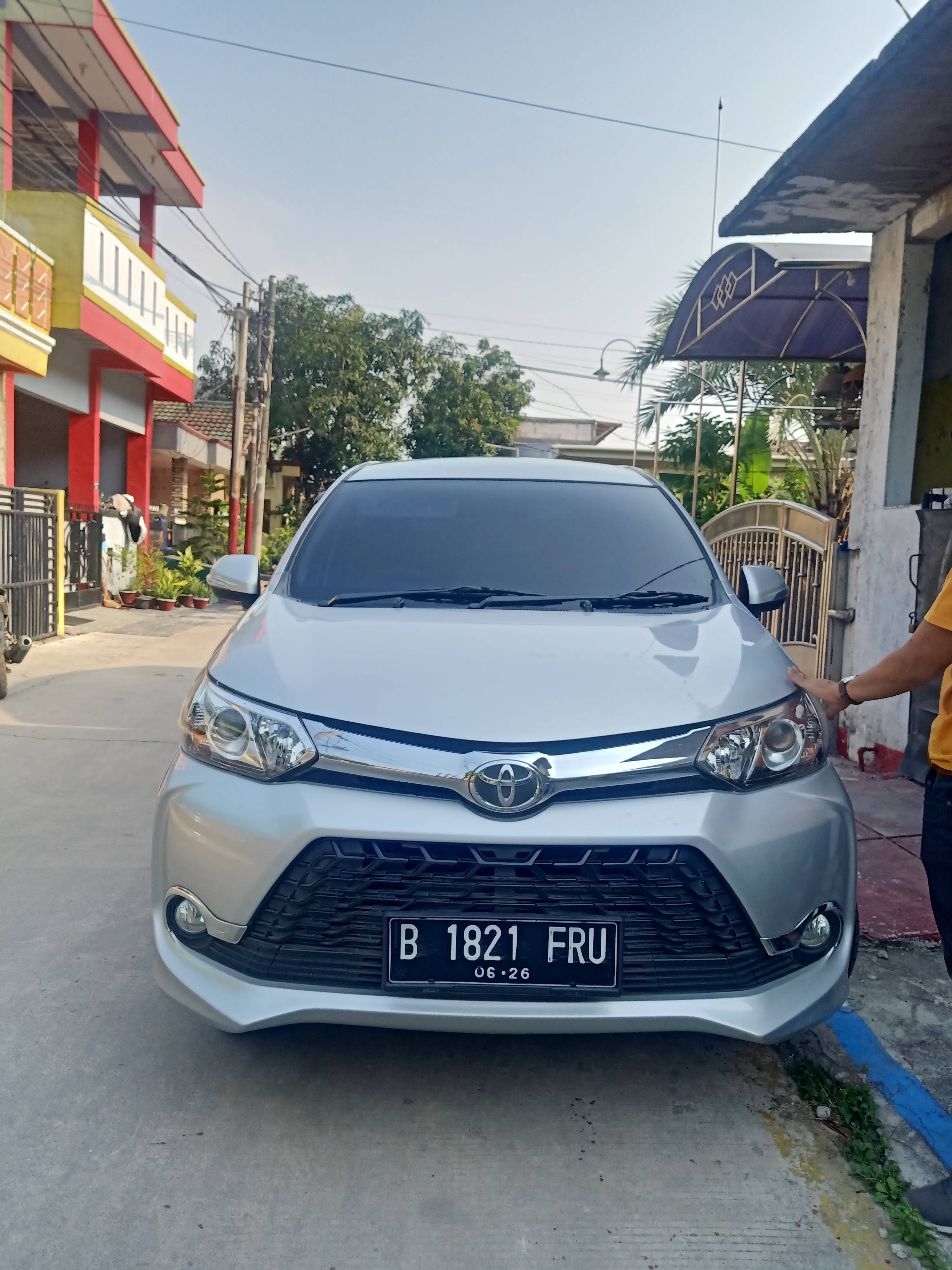 2016 Toyota Veloz VVTI 1.5L AT Bekas 2016 Toyota Veloz VVTI 1.5L AT Bekas