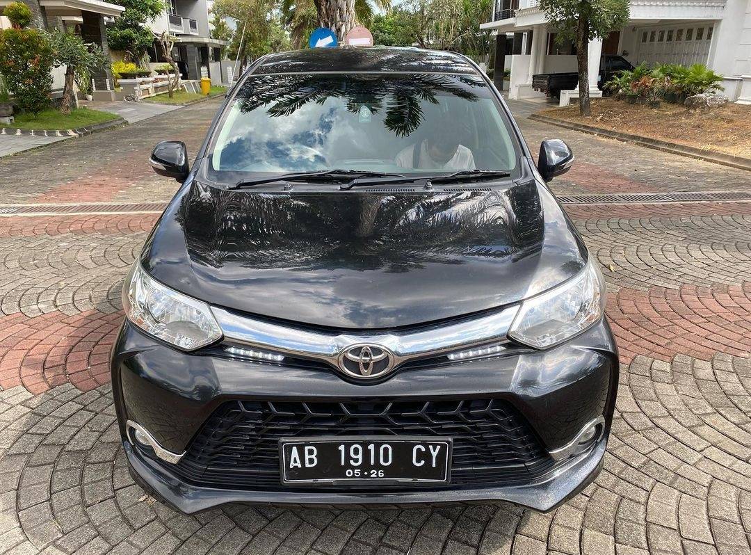 Second Hand 2016 Toyota Avanza Veloz Second Hand 2016 Toyota Avanza Veloz