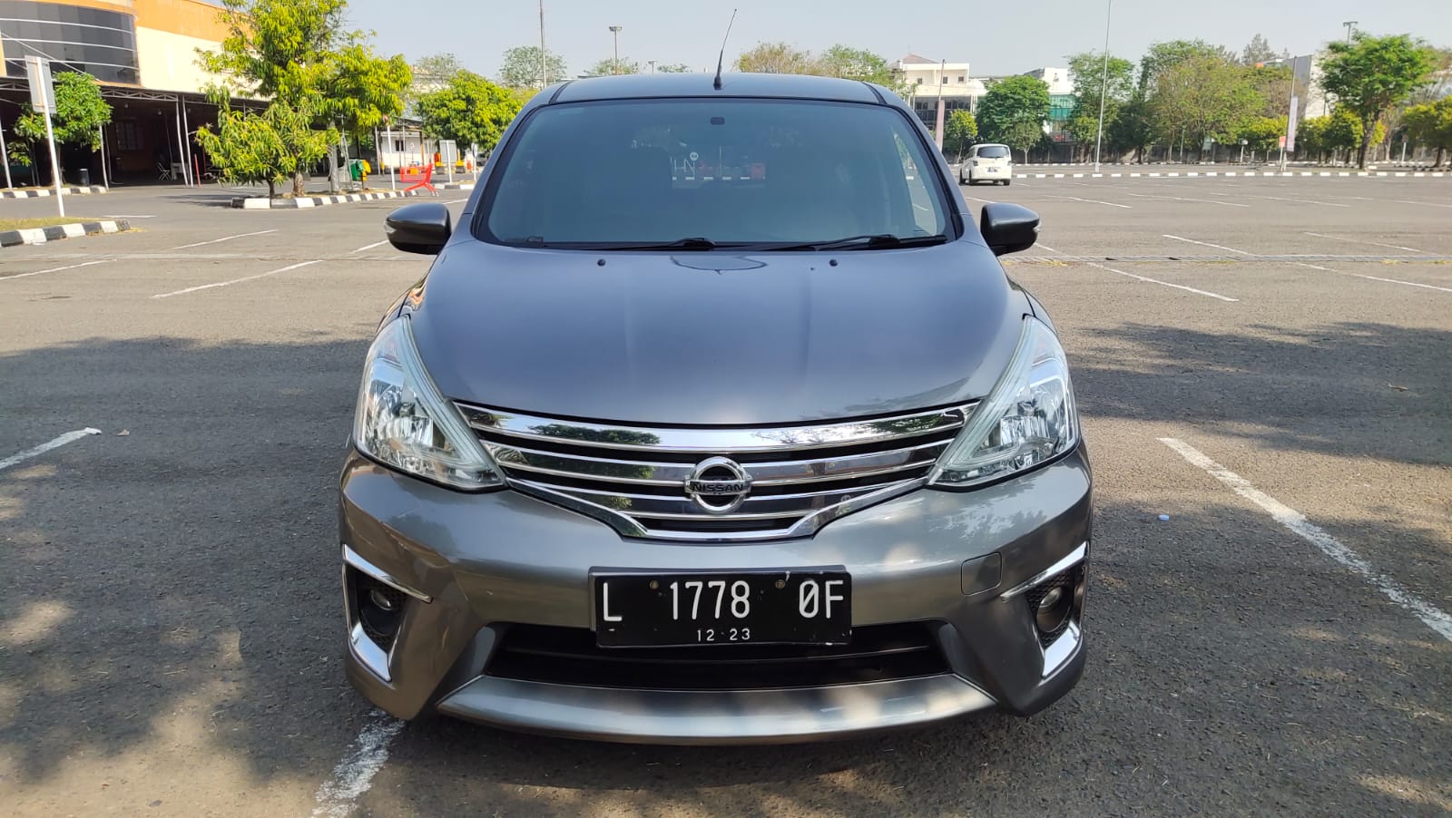 2016 Nissan Grand Livina Bekas 2016 Nissan Grand Livina Bekas