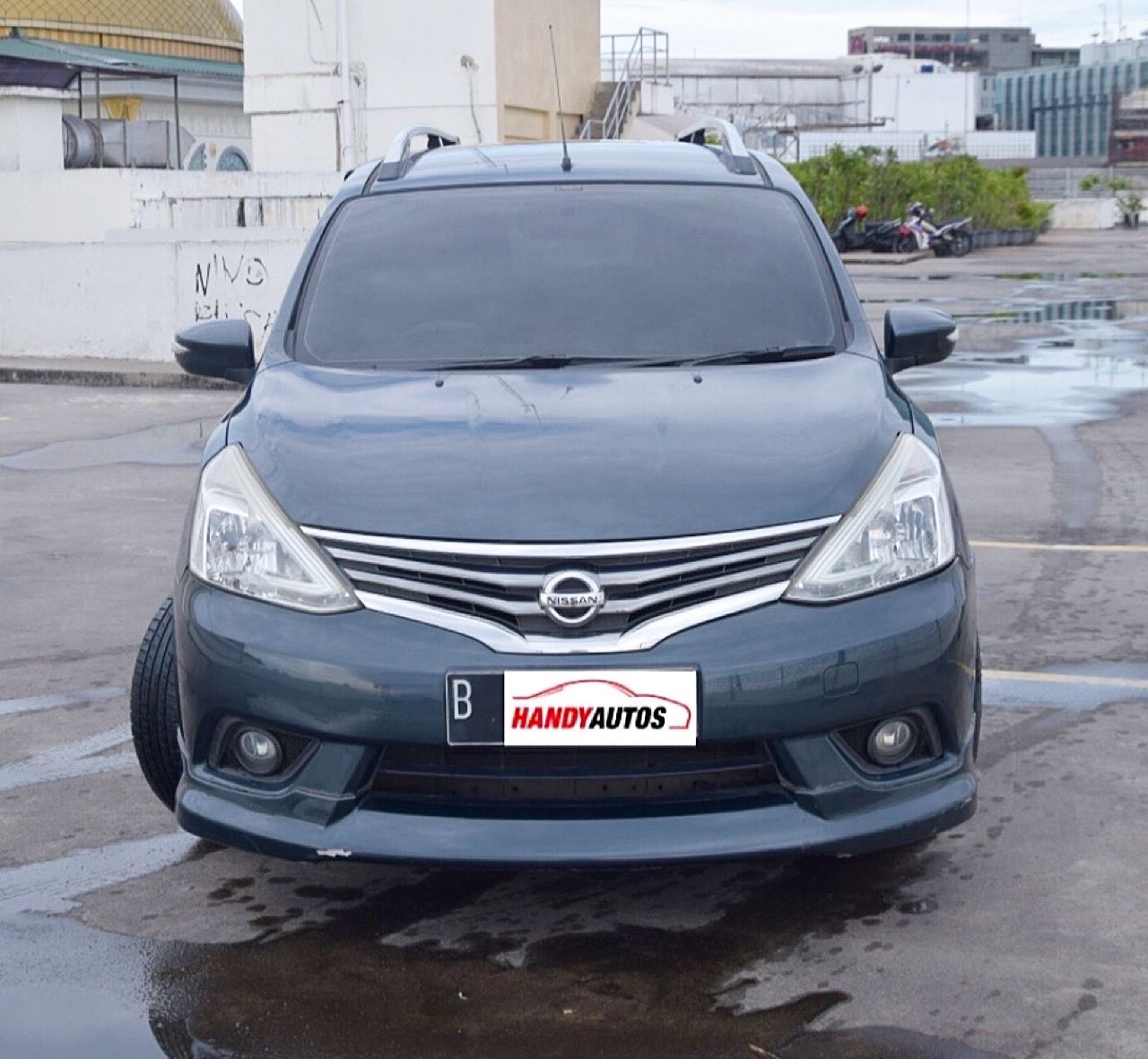 Second Hand 2013 Nissan Grand Livina Second Hand 2013 Nissan Grand Livina