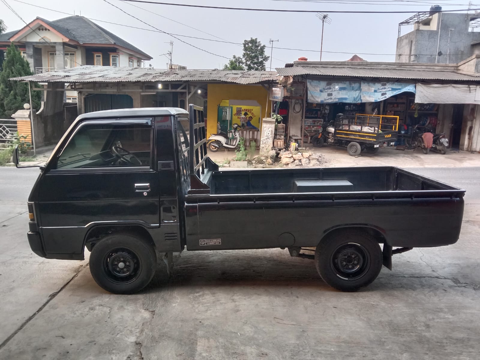 2021 Mitsubishi L300 2021 Mitsubishi L300