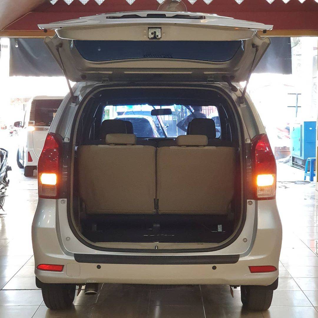 2012 Daihatsu Xenia 2012 Daihatsu Xenia