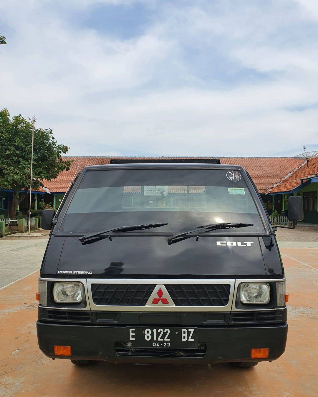 Second Hand 2018 Mitsubishi L300 Second Hand 2018 Mitsubishi L300