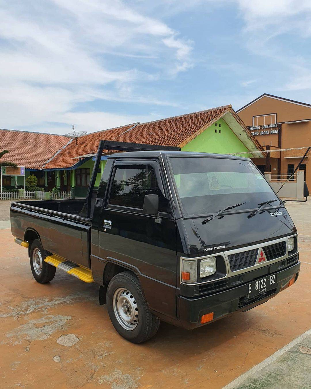 2018 Mitsubishi L300 2018 Mitsubishi L300