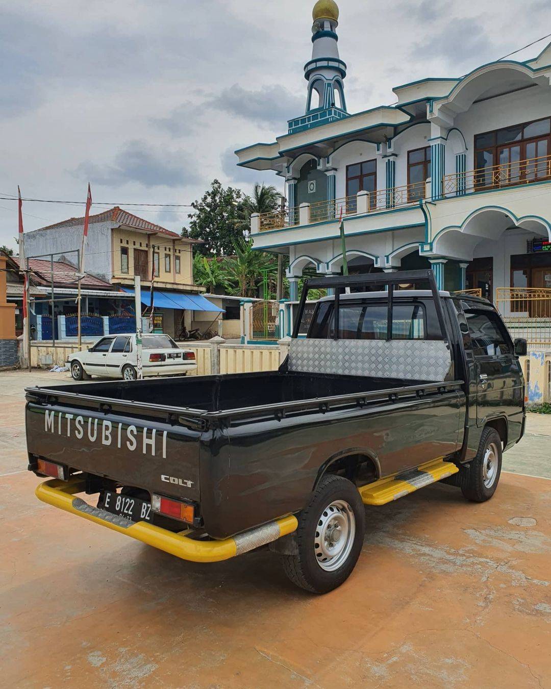 2018 Mitsubishi L300 2018 Mitsubishi L300