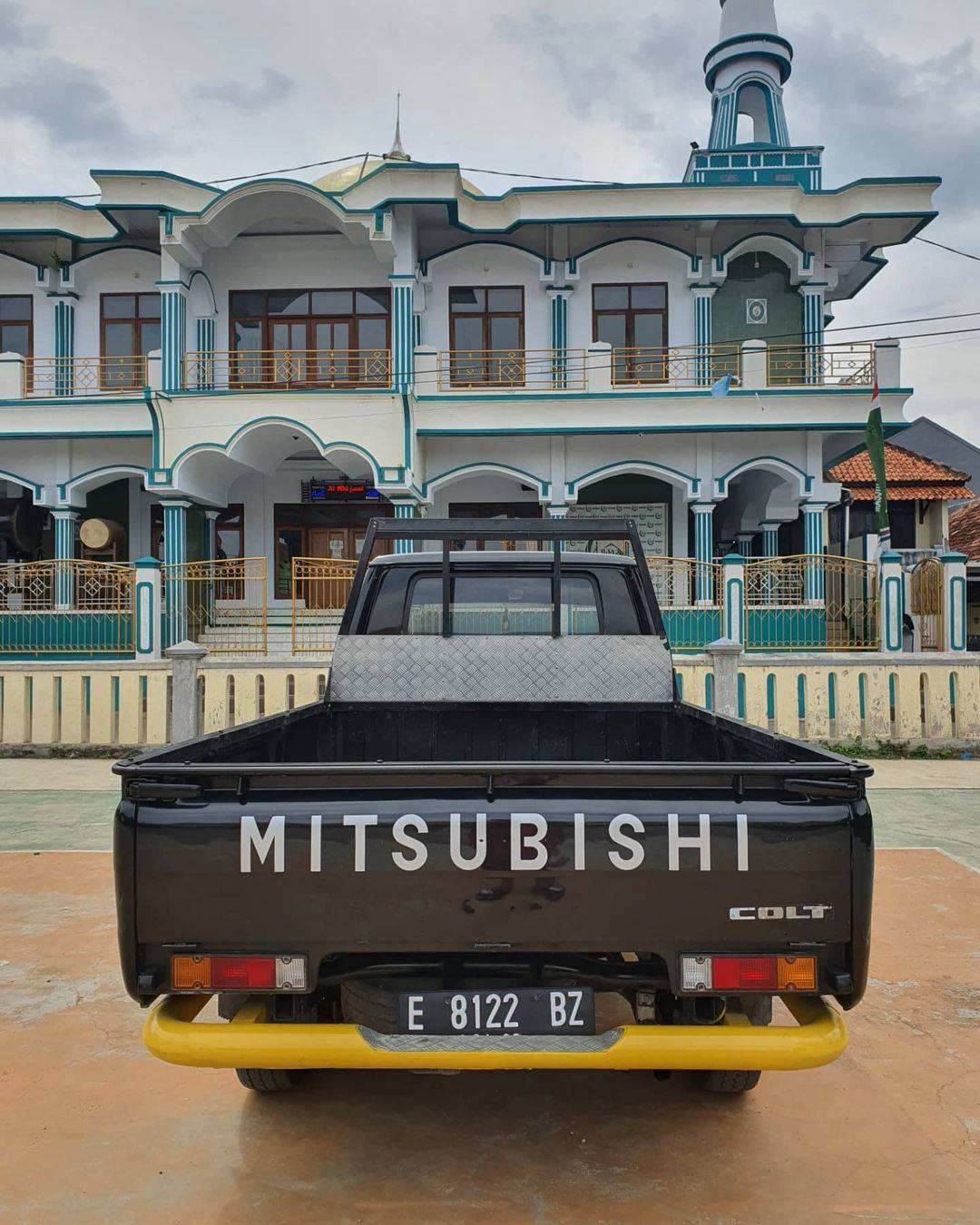 2018 Mitsubishi L300 2018 Mitsubishi L300