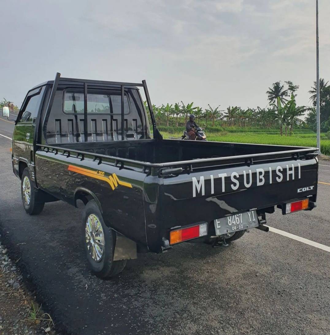 2017 Mitsubishi L300 2017 Mitsubishi L300