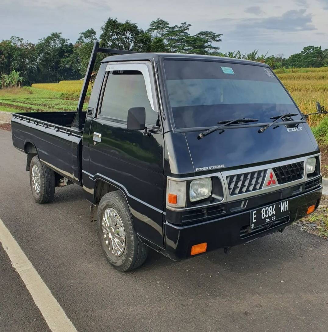 2017 Mitsubishi L300 2017 Mitsubishi L300