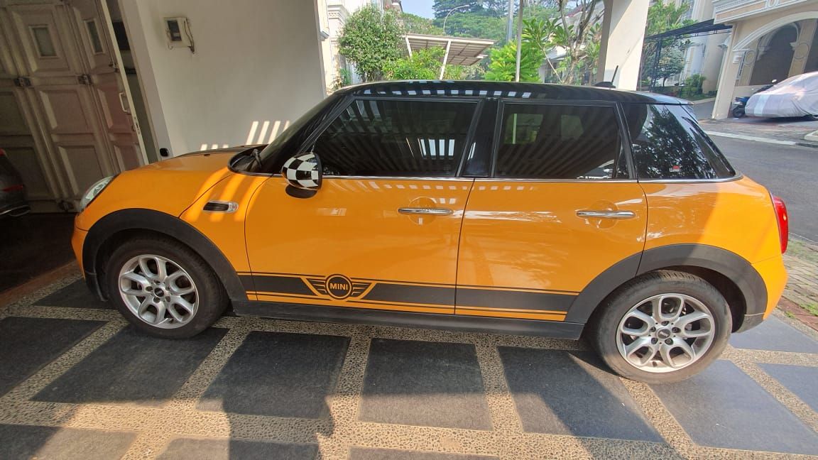 2017 MINI 5 Door 2017 MINI 5 Door