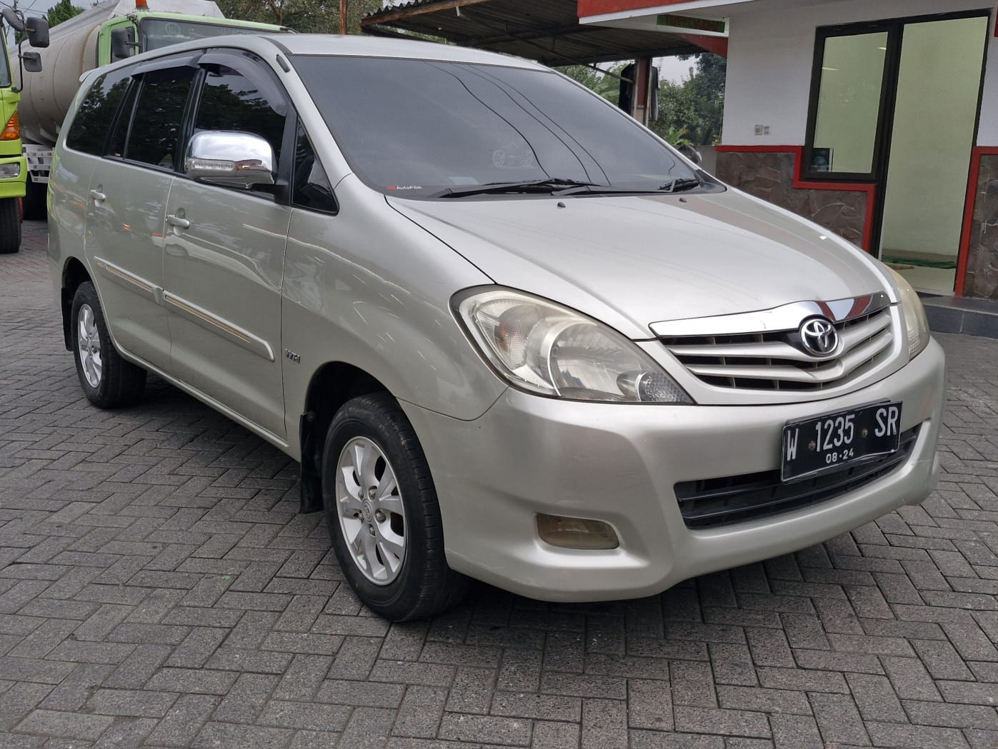 2011 Toyota Kijang Innova 2.0 G AT 2011 Toyota Kijang Innova 2.0 G AT