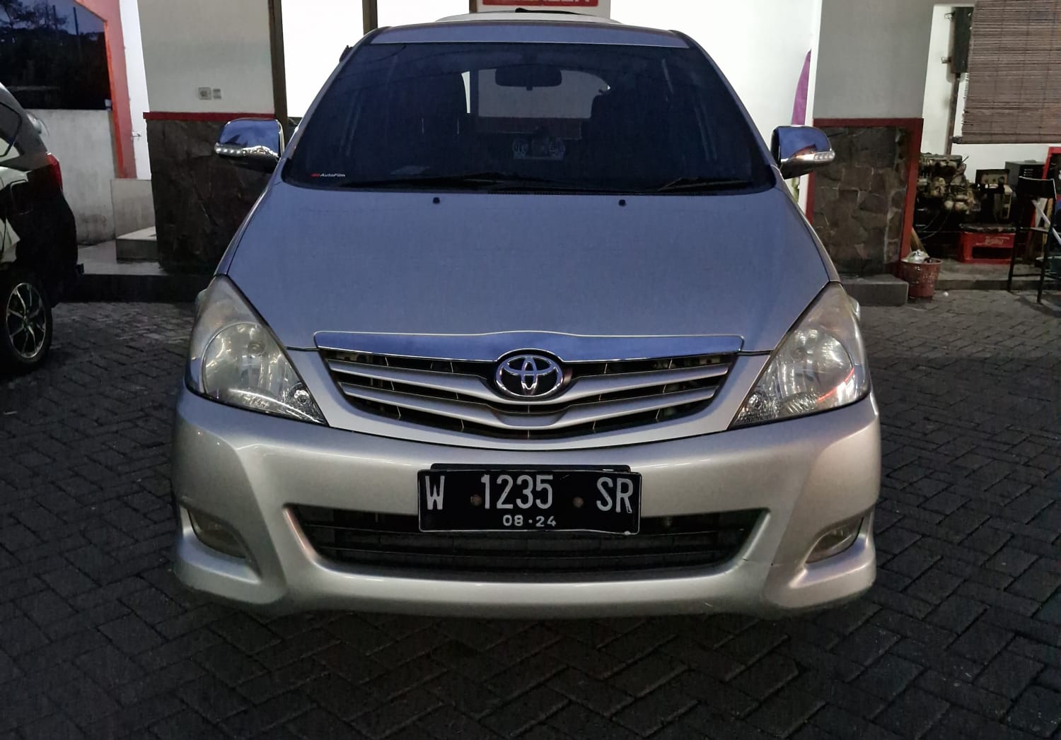 2011 Toyota Kijang Innova 2.0 G AT 2011 Toyota Kijang Innova 2.0 G AT