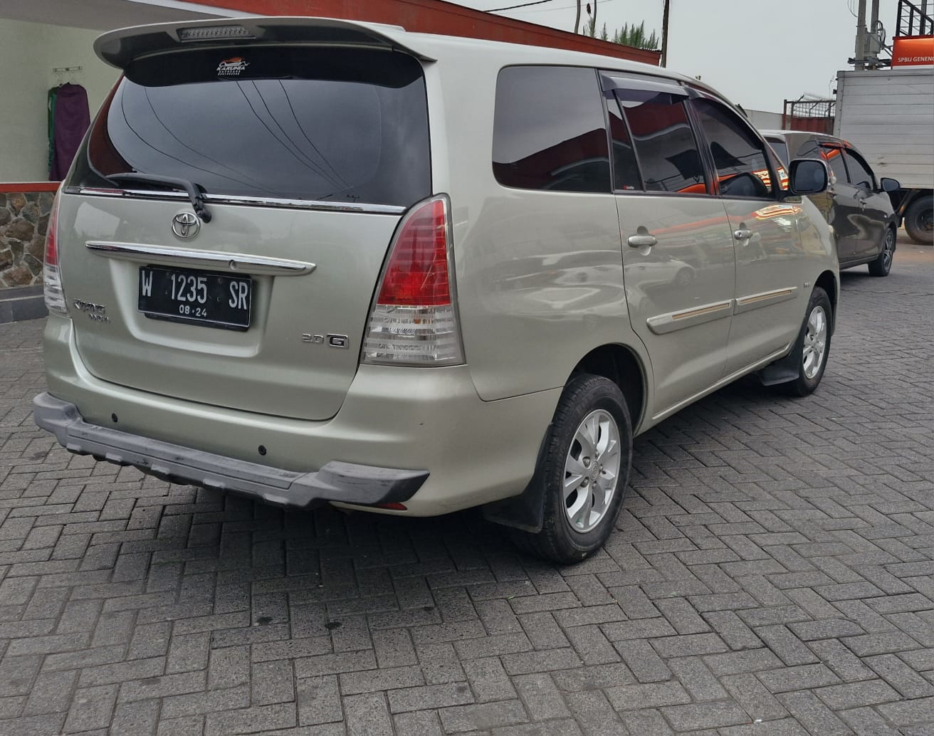 2011 Toyota Kijang Innova 2.0 G AT 2011 Toyota Kijang Innova 2.0 G AT