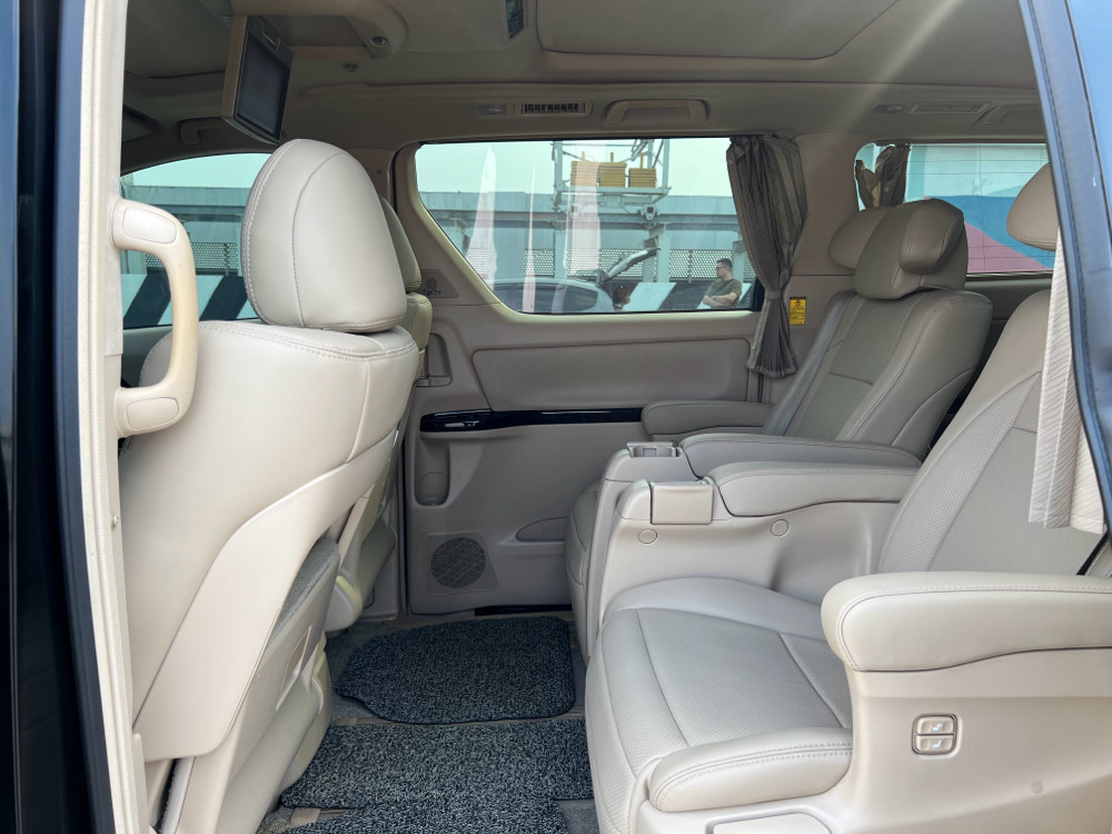 2012 Toyota Alphard 2012 Toyota Alphard