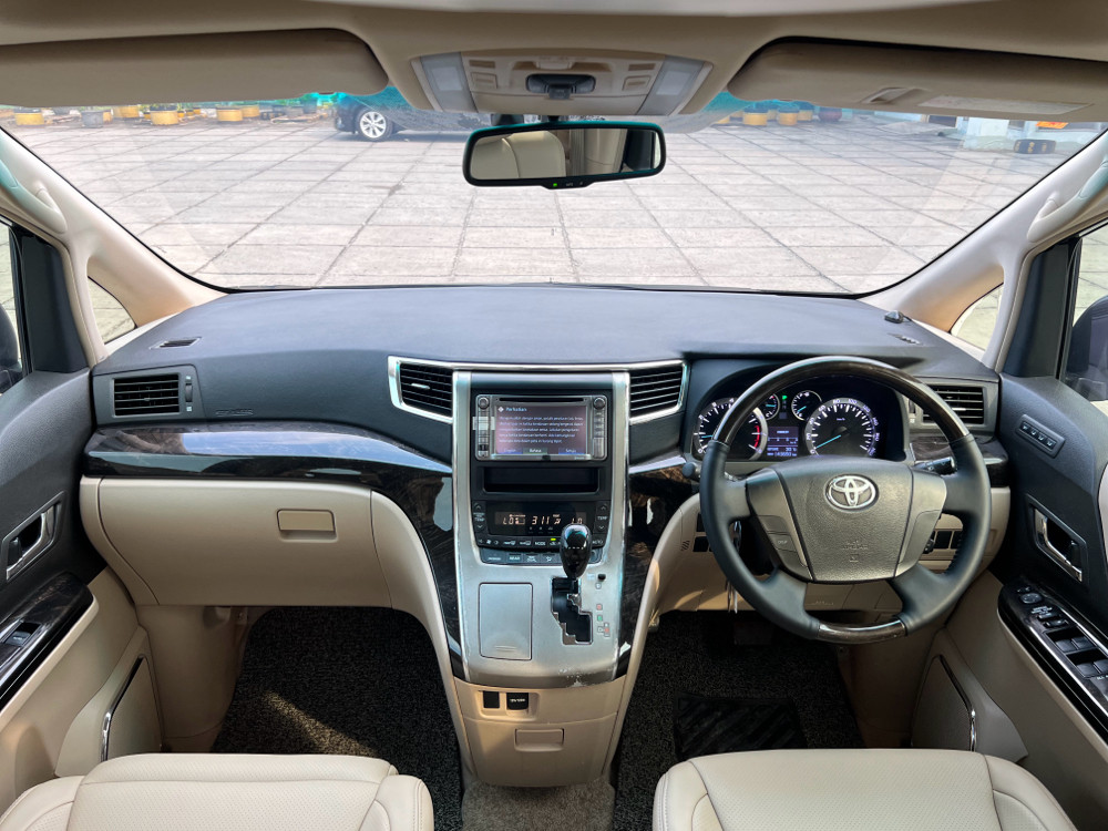 2012 Toyota Alphard 2012 Toyota Alphard