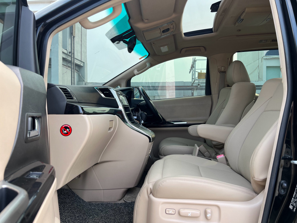 2012 Toyota Alphard 2012 Toyota Alphard