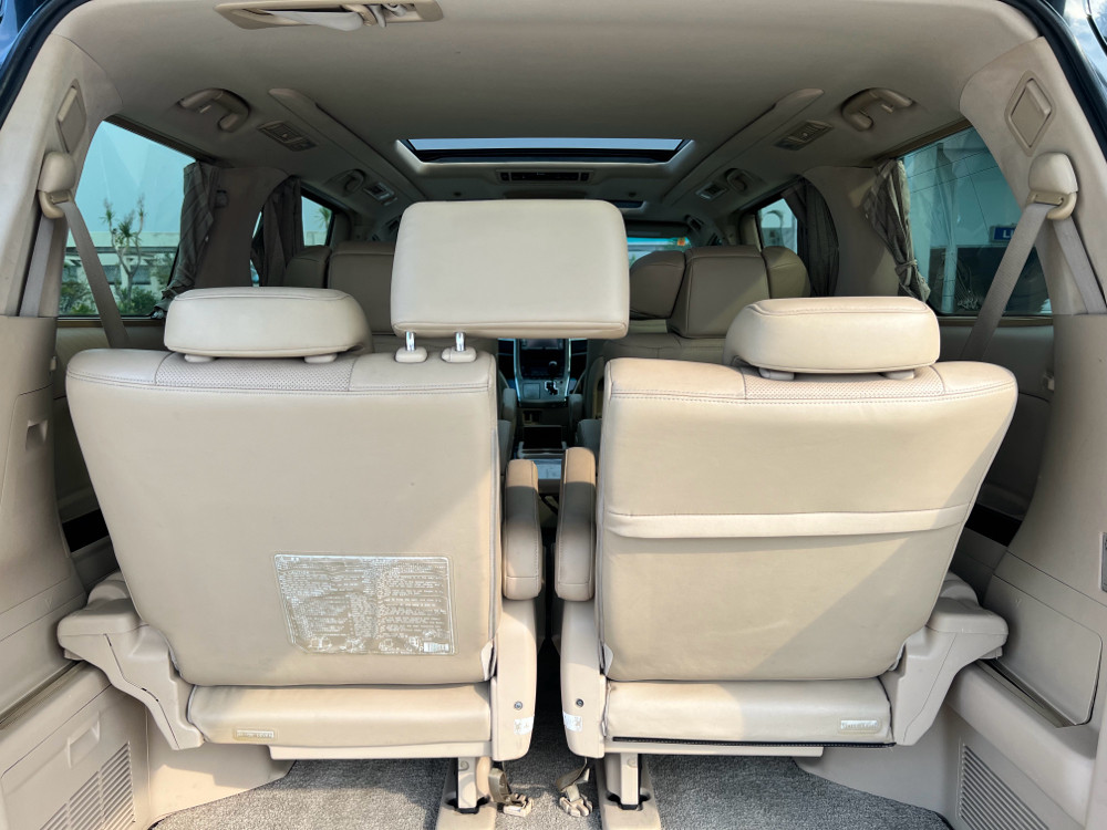 2012 Toyota Alphard 2012 Toyota Alphard