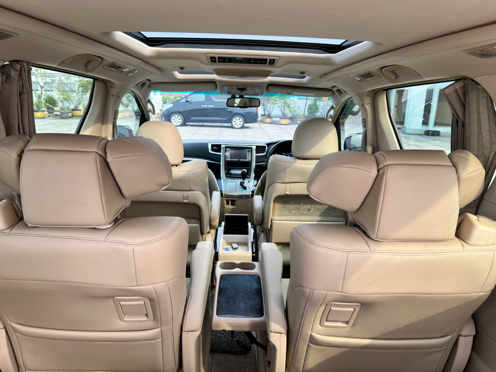 2012 Toyota Alphard 2012 Toyota Alphard