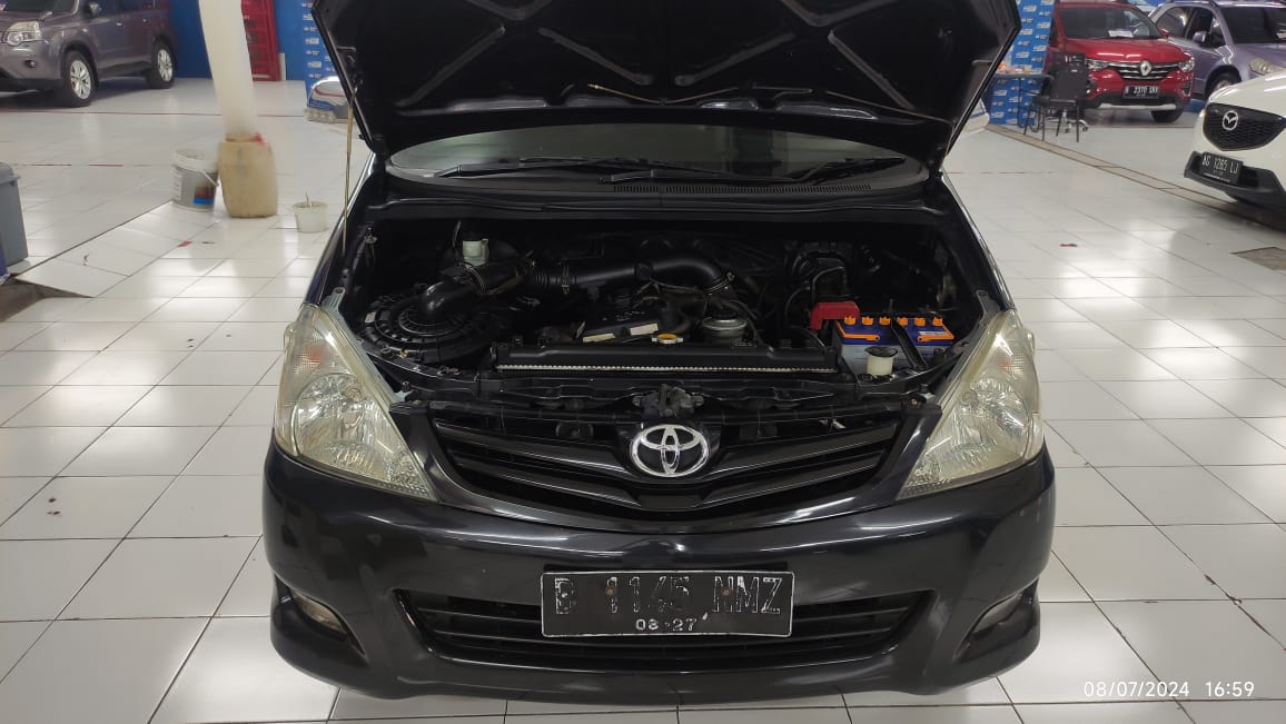 2011 Toyota Innova 2011 Toyota Innova