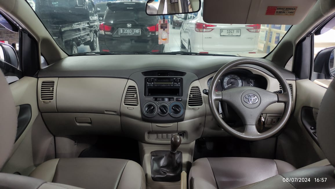 2011 Toyota Innova 2011 Toyota Innova