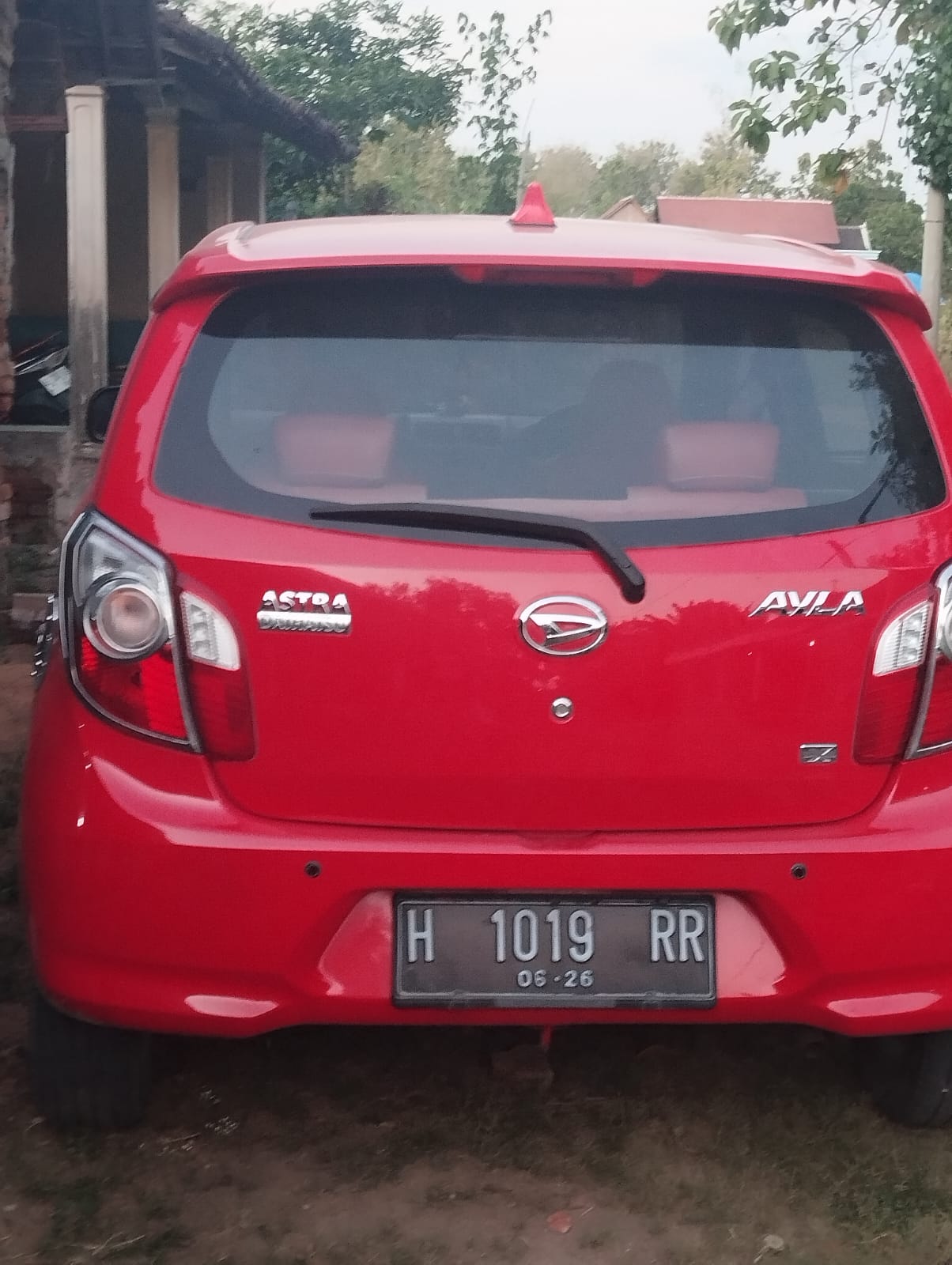 2015 Daihatsu Ayla  1.0 X MT 2015 Daihatsu Ayla  1.0 X MT